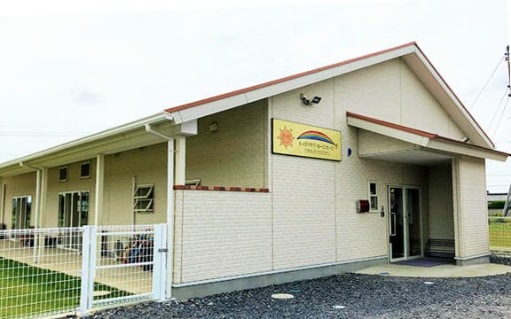 キッズクラブのーびのーび内教室外観